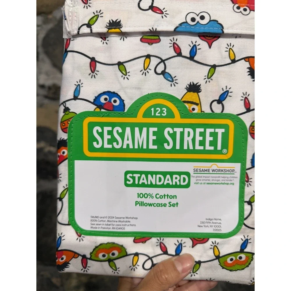Sesame Street Heart Pillow Cases NEW 2 Standard Pillow Cases - 20